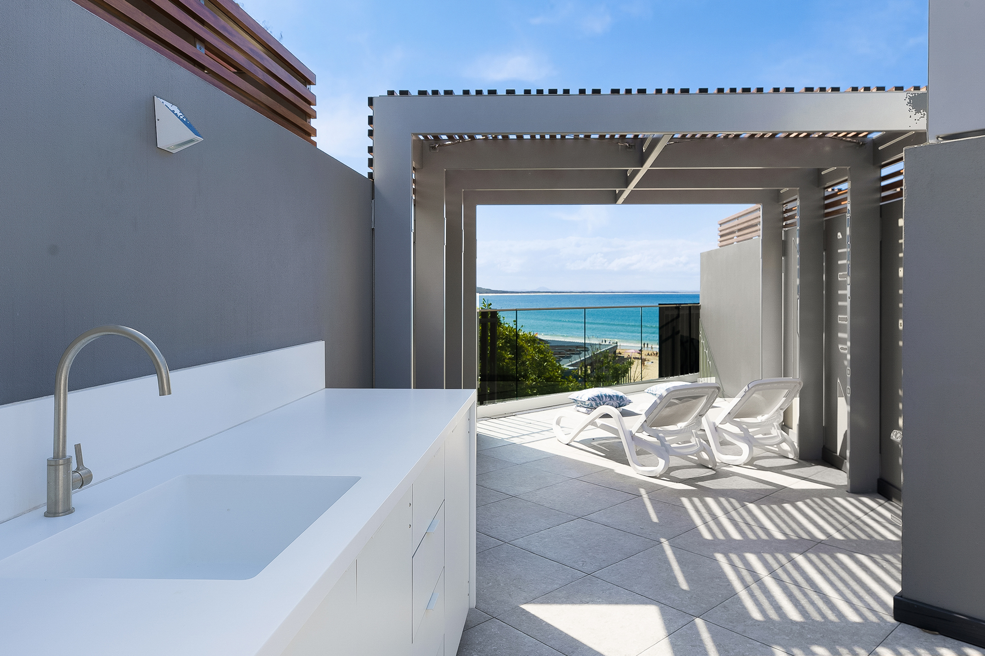 one bedroom hastings penthouse outdoor roof toop terrace